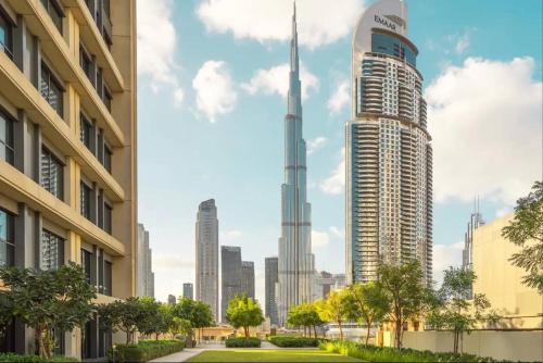1BR in Emaar Burj Royale - 1min walk to Fountain&Dubai Mall, Burj view Pool & gym