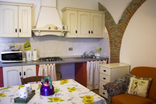 Η κουζίνα ή μικρή κουζίνα στο Casa Vacanze Il Piccolo Noce