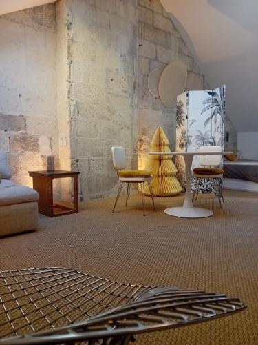 Tiny, bright architect-designed loft, king size