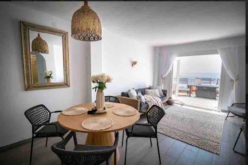 Panoramic Sea & Beach views luxury 2 bedroom Apt