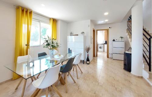 Dapur atau dapur kecil di Awesome Home In Turis