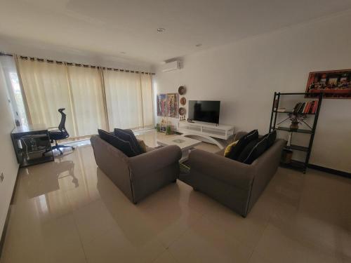 2 bedroom apartment Near Twin Palms Mall