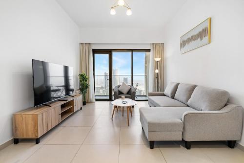 Downtown Comfort Spacious 1BR in Burj Royale