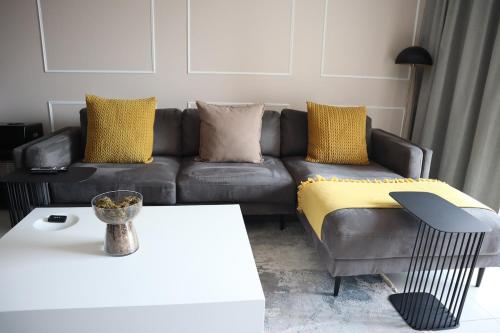 Ruang duduk di Luxury Modern Apartment Prime Midrand Location
