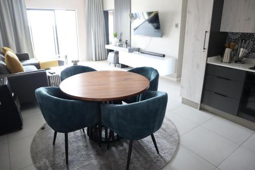 Dapur atau dapur kecil di Luxury Modern Apartment Prime Midrand Location