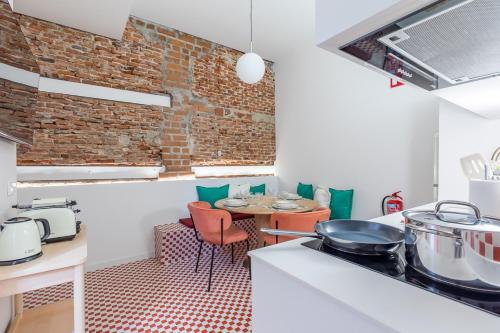Cozy apartment—Color and comfort in Malasaña