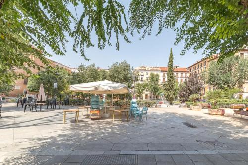 Cozy apartment—Color and comfort in Malasaña