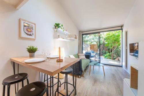 Le Cocon I - Private garden terrace with parking