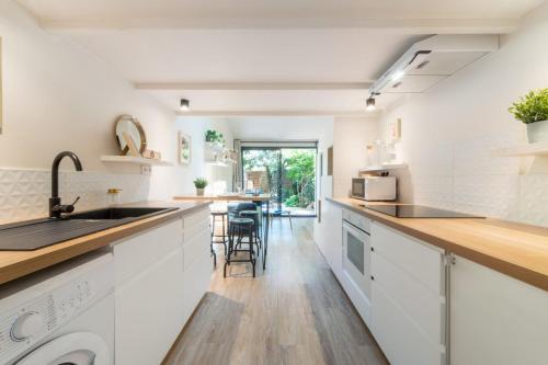 Le Cocon I - Private garden terrace with parking