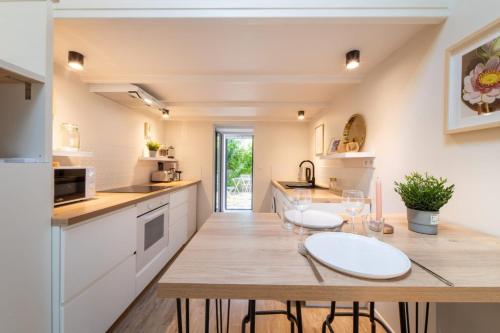 Le Cocon I - Private garden terrace with parking