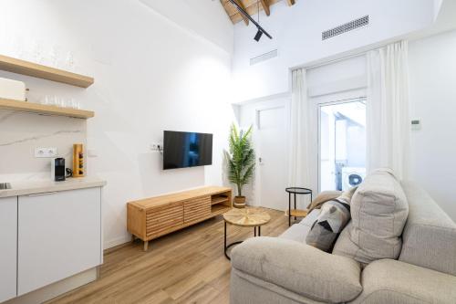 Modern duplex courtyard -2Bedrooms 2Baths