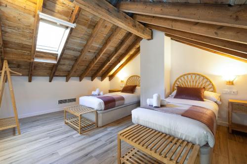 Modern duplex courtyard -2Bedrooms 2Baths