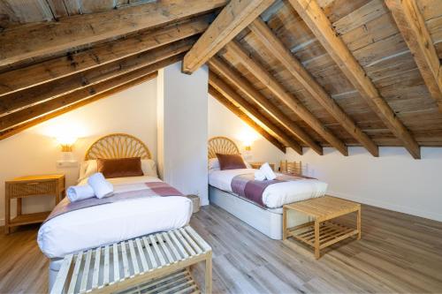 Modern duplex courtyard -2Bedrooms 2Baths