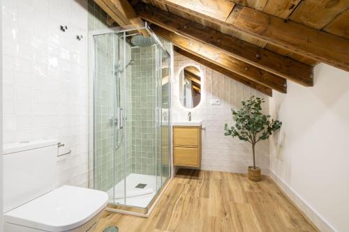 Modern duplex courtyard -2Bedrooms 2Baths