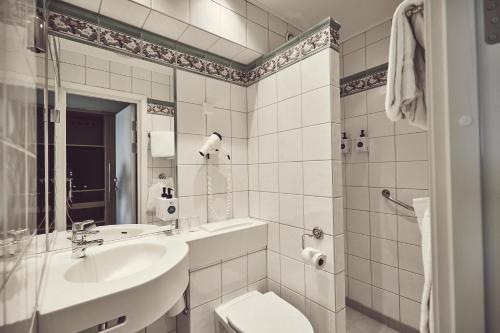 Koupelna v ubytování Quality Hotel Maritim