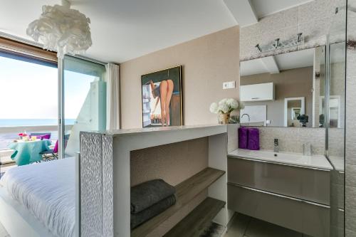 Blue beach AB 402 naturiste