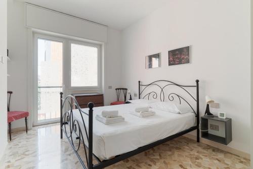 GuestHost - Bright Apartment near MM1 Turro