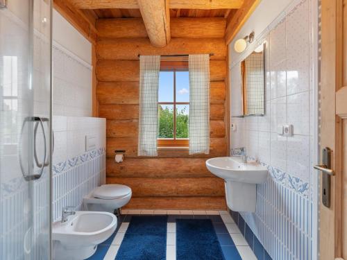 Chalet Lazny by Interhomeにあるバスルーム