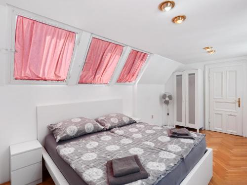 Apartment Old Town home-5 by Interhome