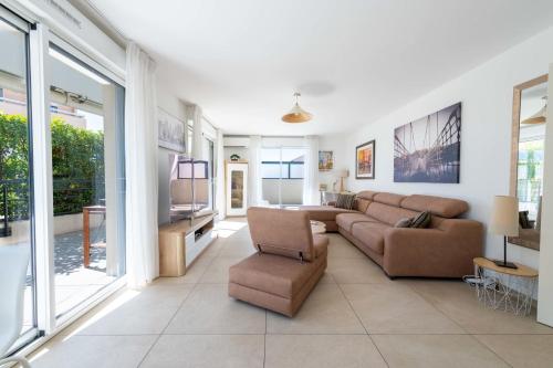 3-Br Rooftop with Jacuzzi & Parking Cannes