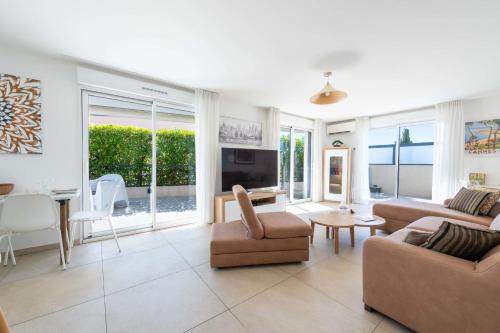 3-Br Rooftop with Jacuzzi & Parking Cannes