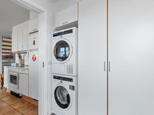 Dapur atau dapur kecil di Holiday Home Solvey - 270m from the sea by Interhome