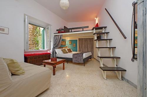 Charming Nest Steps from the Vatican