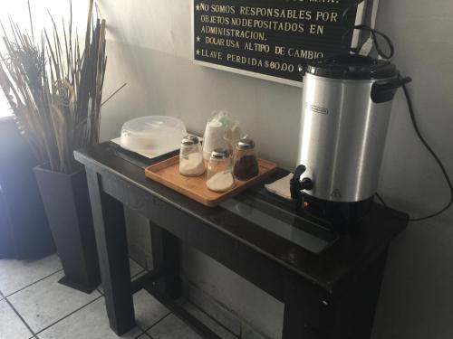 Tetera y cafetera en Hotel San Juan