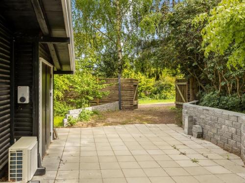 Taman di luar Holiday Home Afke - 660m from the sea by Interhome