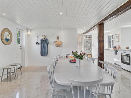 Η κουζίνα ή μικρή κουζίνα στο Holiday Home Thrym - 2-5km from the sea by Interhome