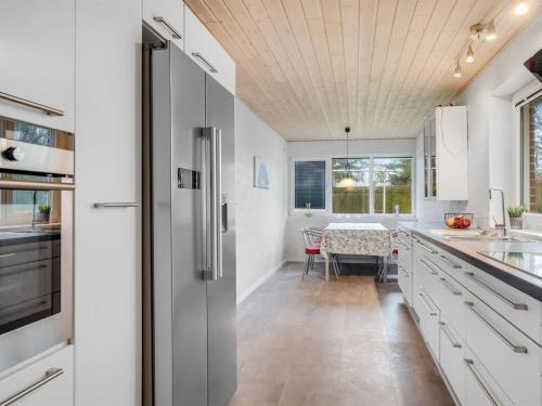 Η κουζίνα ή μικρή κουζίνα στο Holiday Home Withulf - 500m to the fjord by Interhome