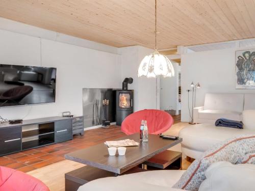 Χώρος καθιστικού στο Holiday Home Withulf - 500m to the fjord by Interhome