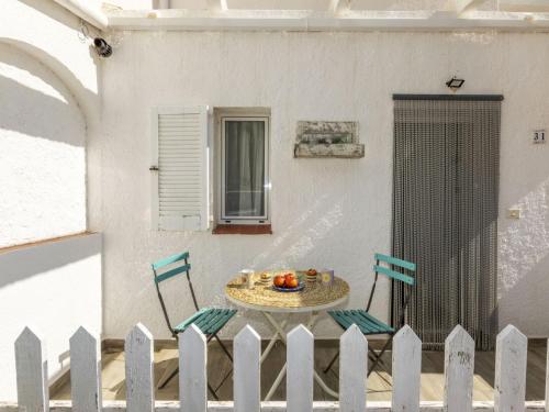 Balkoni atau teres di Studio Calafat by Interhome