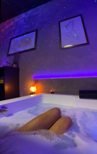 Fotografie z fotogalerie ubytování SUITE PRIVATE SPA TownHouse Piraino v destinaci Brolo