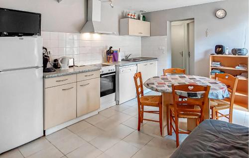 Kuchyň nebo kuchyňský kout v ubytování Jolie Maison A La Campagne