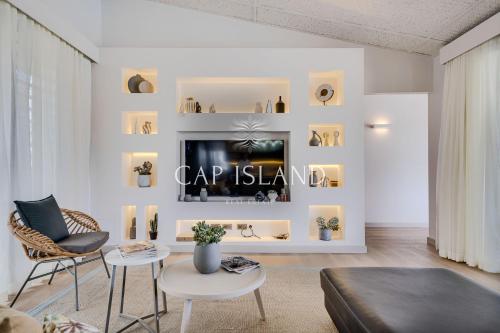 Ruang duduk di Villa Metal House, Contemporary & Peaceful