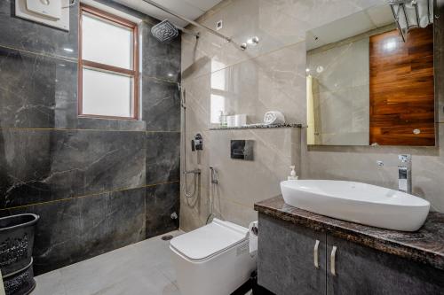 Bagno di Lime Tree Hotel - Near Medanta Hospital