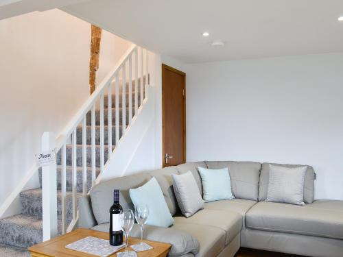 Posezení v ubytování Hillside Cottage