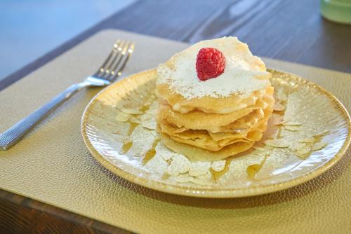 Comida en o cerca de este hotel