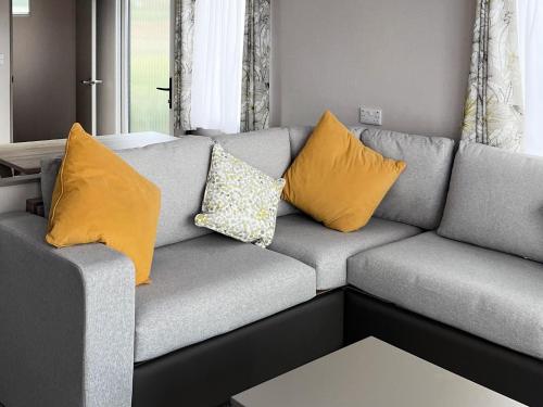 Χώρος καθιστικού στο Katie's Cosy Caravan - Uk48380