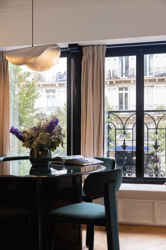 La Suite - Voltaire II - 2 bedrooms with AC