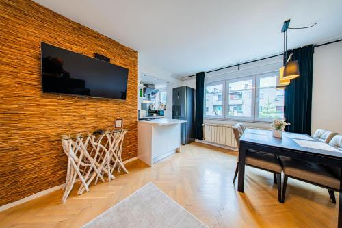 Zagreb 179 - 2 Bedroom - 2 Loggia -New - Apartment - Flexible Keybox Entry - Modern - Monthly Rent - WiFi