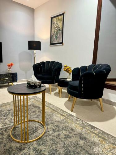 Posezení v ubytování Gold Crest Luxury Hotel Apartments DHA Phase 4 Lahore