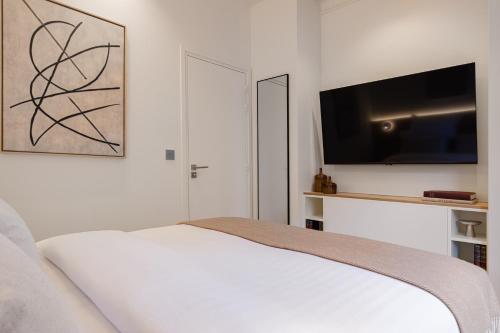 La Suite - Voltaire I - 1 bedroom with AC