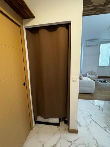 Comfortable apartment on Cours Julien