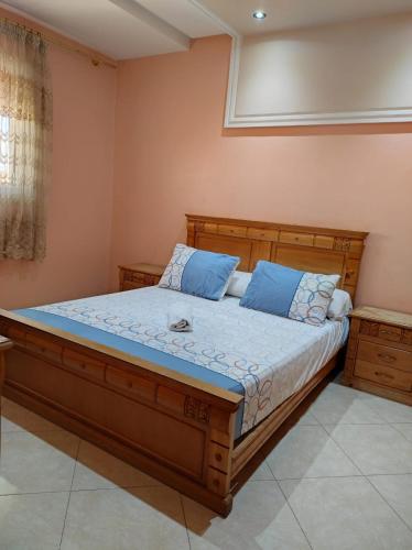Postel nebo postele na pokoji v ubytování Home calme - بيت الهدوء