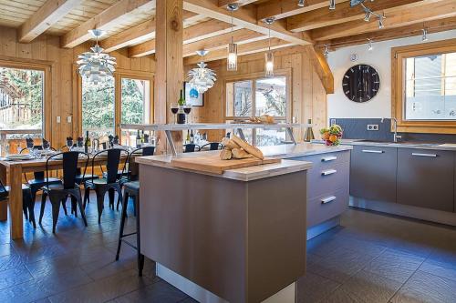 Chalet Jirishanca More Mountain Central Morzine