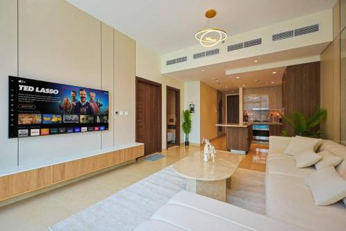 Imperial Avenue 1BR, Infinity Pool and City View, Downtown