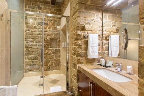 Donati Luxury Tower Suites photo 81
