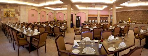 Restaurace v ubytování Petra Guest House Hotel